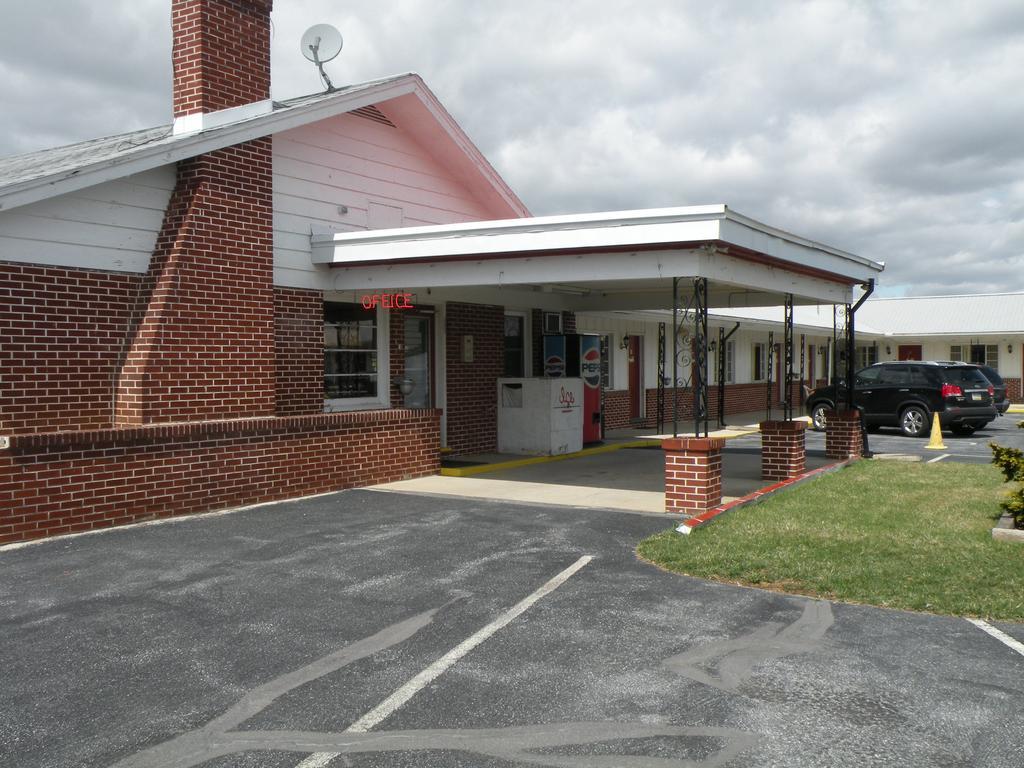Scottish Inns Fayetteville Exterior foto